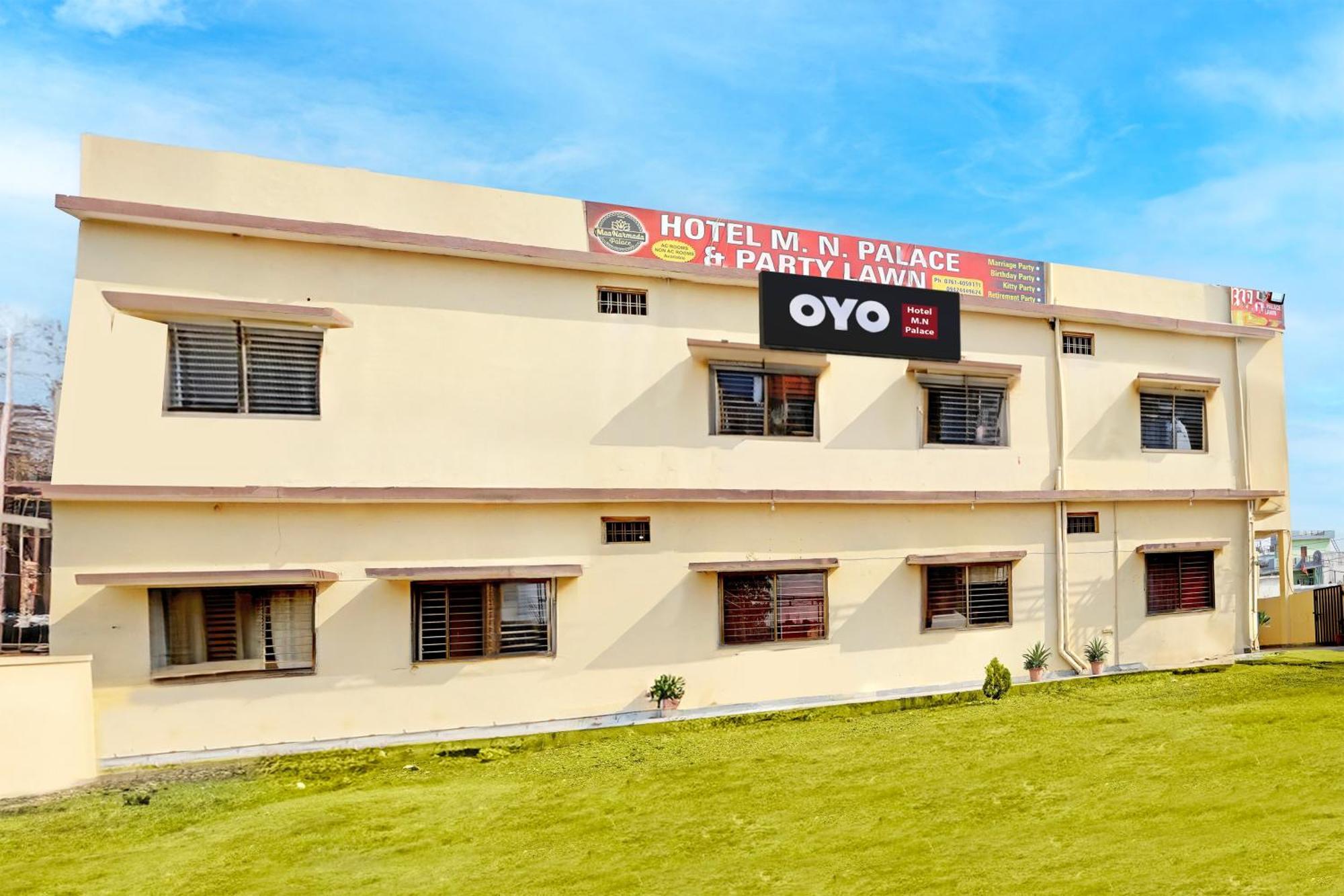 Hotel O M N Palace Jabalpur Bagian luar foto